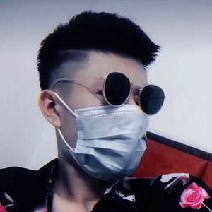 久久久久青草线焦综合
