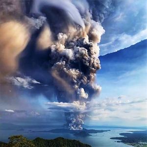 久久久久青草线焦综合
